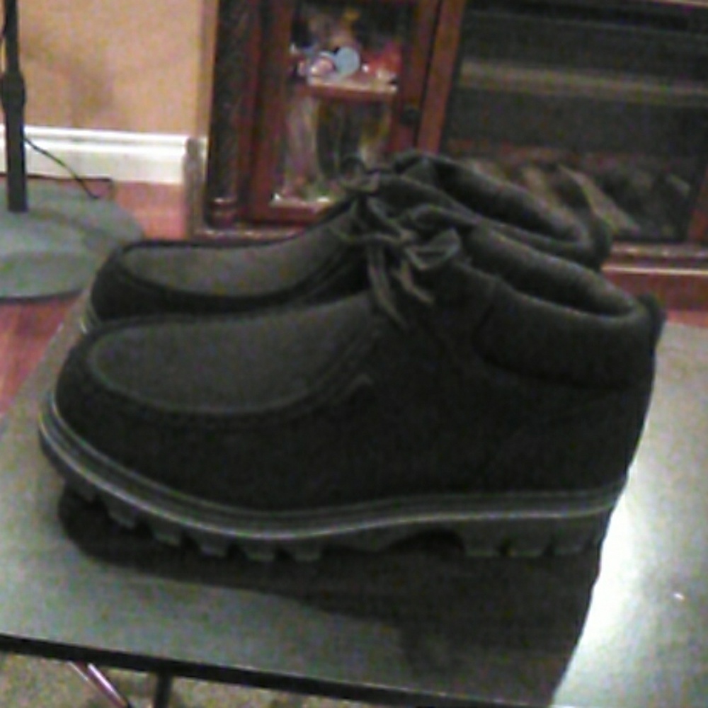 Shoes - Picture 4 of 7